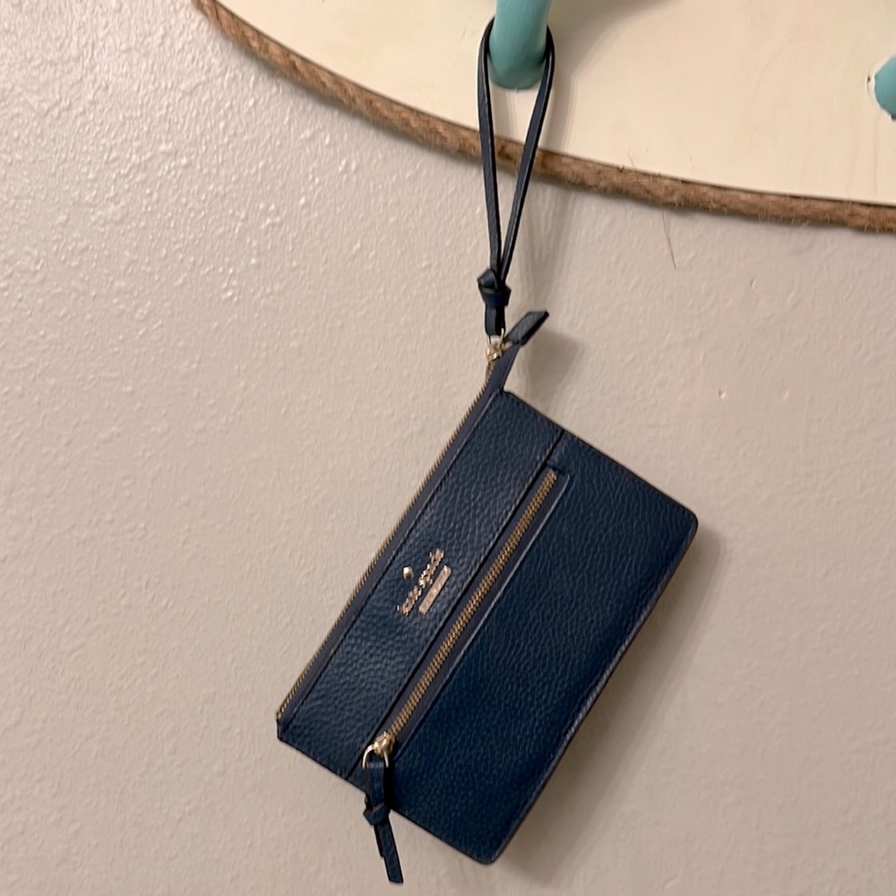 Kate Spade Leila Pebbled Leather Convertible Wristlet Navy